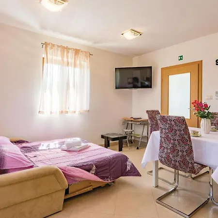 Beautiful Home In Zminj With Kitchen Ferienhaus